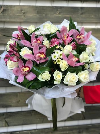 Букет цветов из: Розы и Хризантемы в Инатьевский