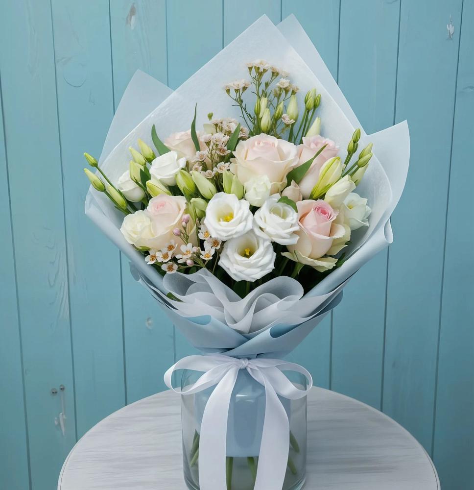 Букет цветов из: Розы и Лизиантусы в Инатьевский