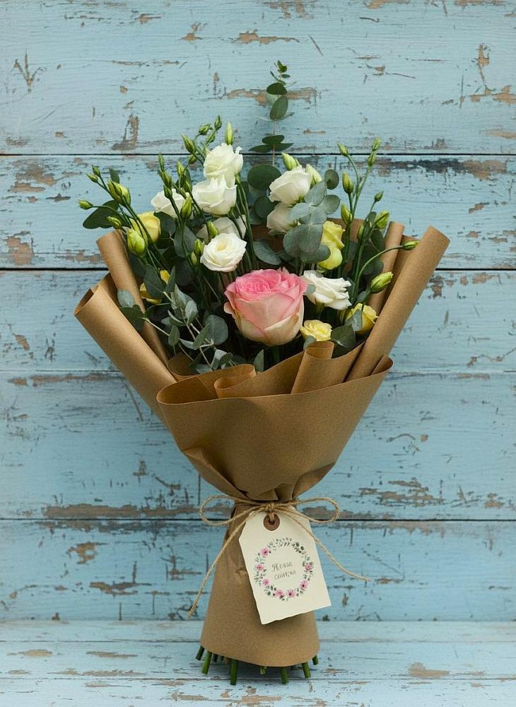 Букет цветов из: Розы и Лизиантусы в Инатьевский