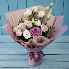 Букет цветов из:  Розы и Лизиантусы в Инатьевский