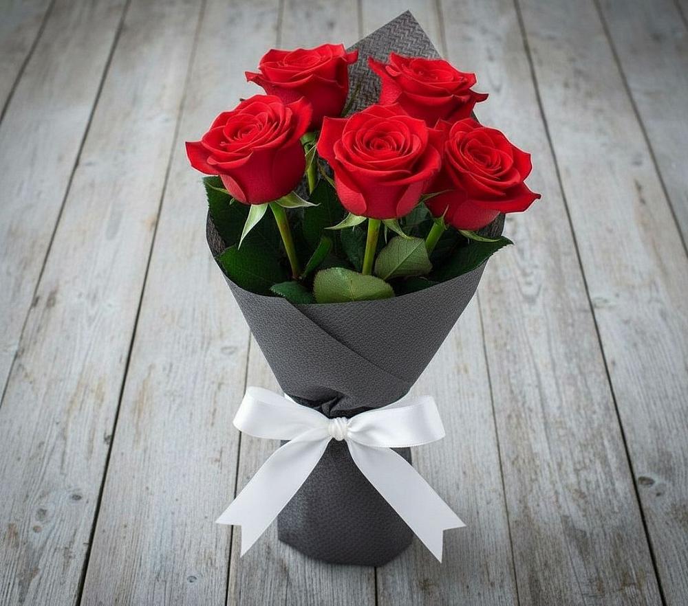 Букет 5 Красных роз Эдлесс Лав в Инатьевский